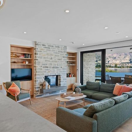 Winona Of Wanaka - Luxury Lakefront Apartment Buitenkant foto