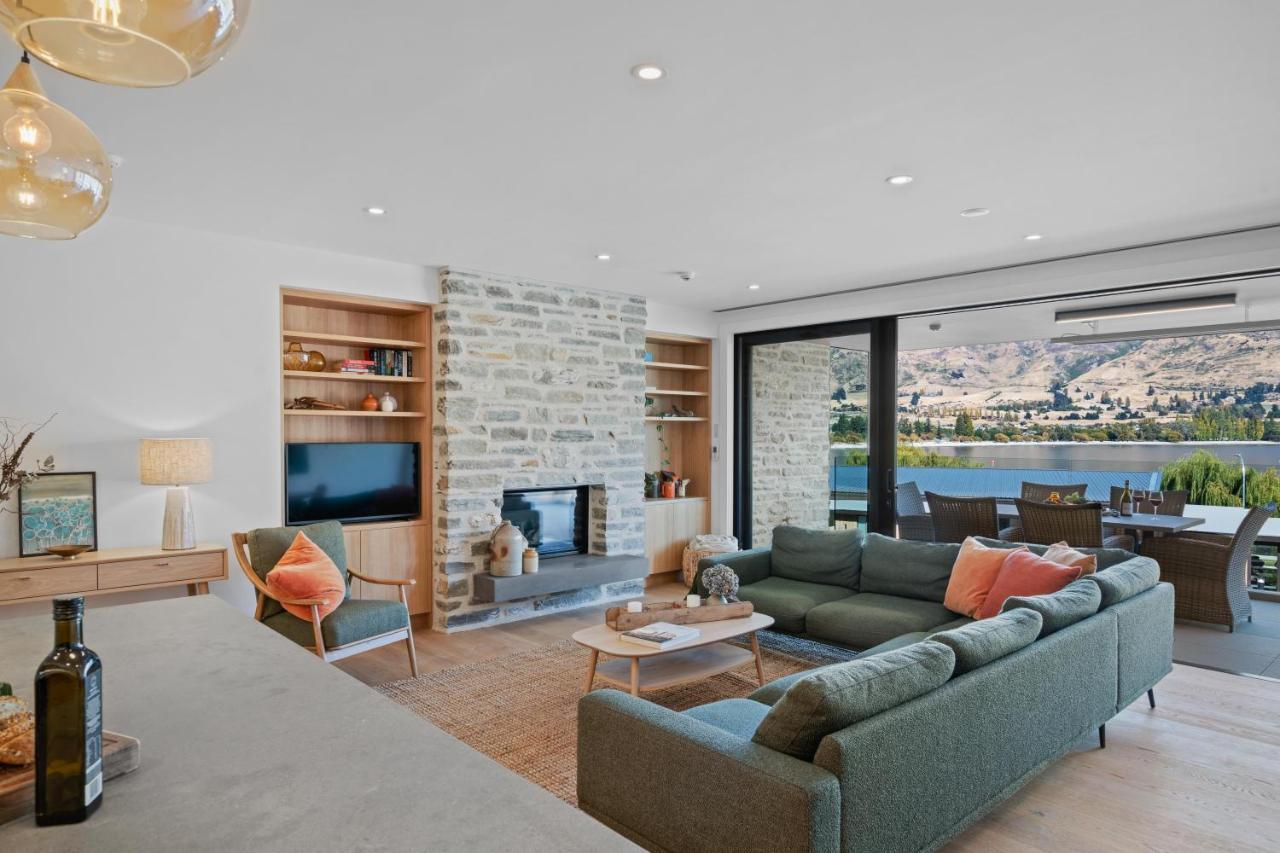 Winona Of Wanaka - Luxury Lakefront Apartment Buitenkant foto