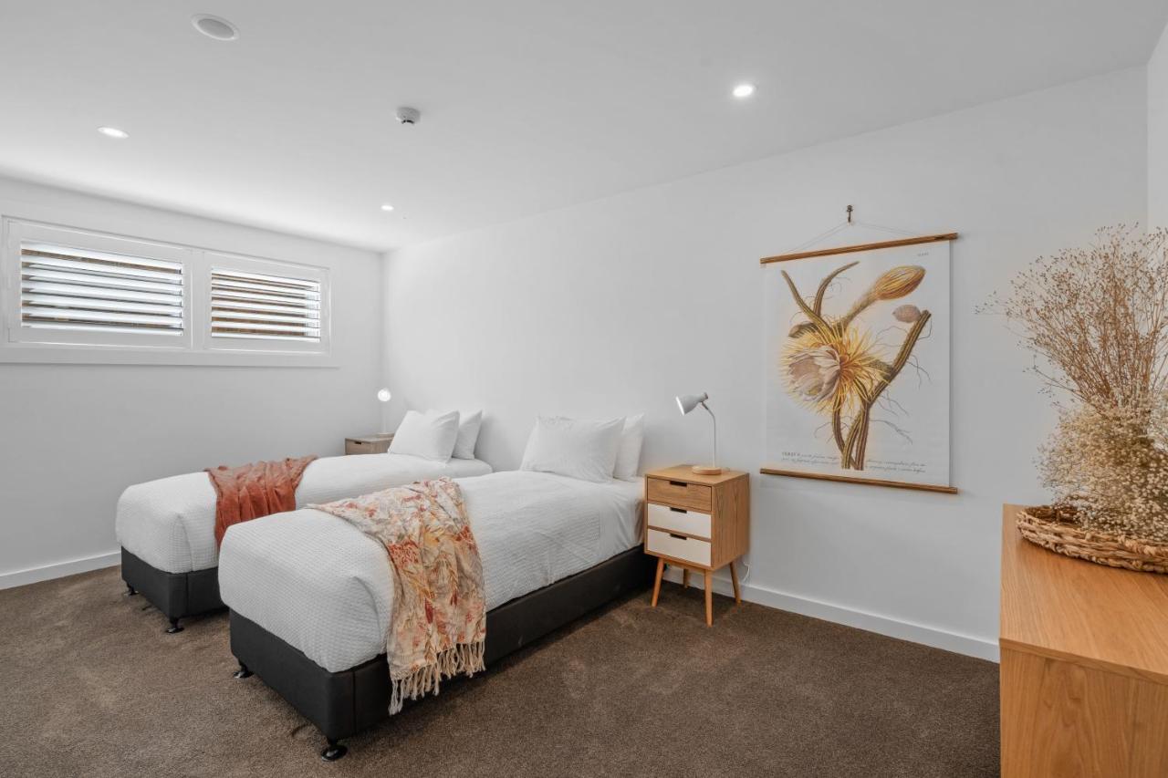 Winona Of Wanaka - Luxury Lakefront Apartment Buitenkant foto
