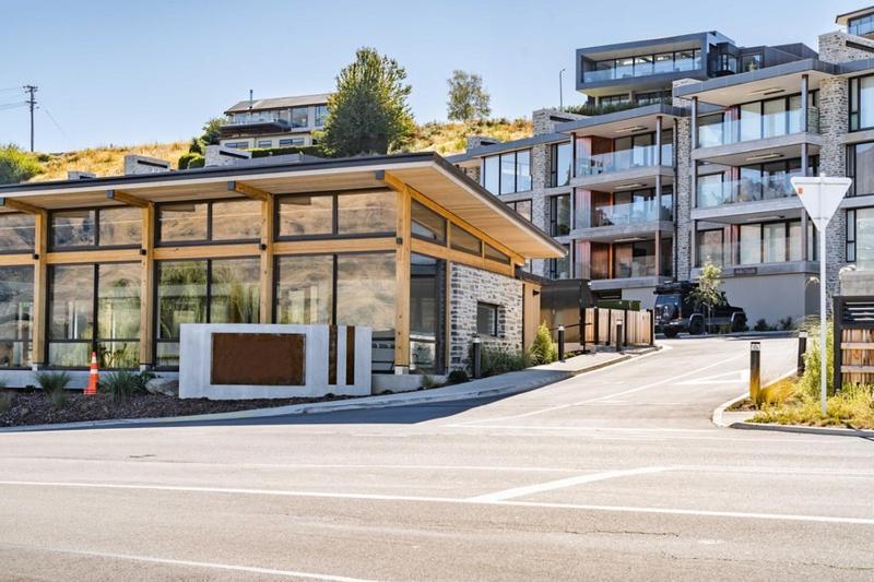 Winona Of Wanaka - Luxury Lakefront Apartment Buitenkant foto