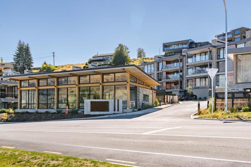 Winona Of Wanaka - Luxury Lakefront Apartment Buitenkant foto